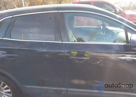 2019 Lincoln Mkc Standard z USA, uszkodzony, nr VIN 5LMCJ1C92KUL39647